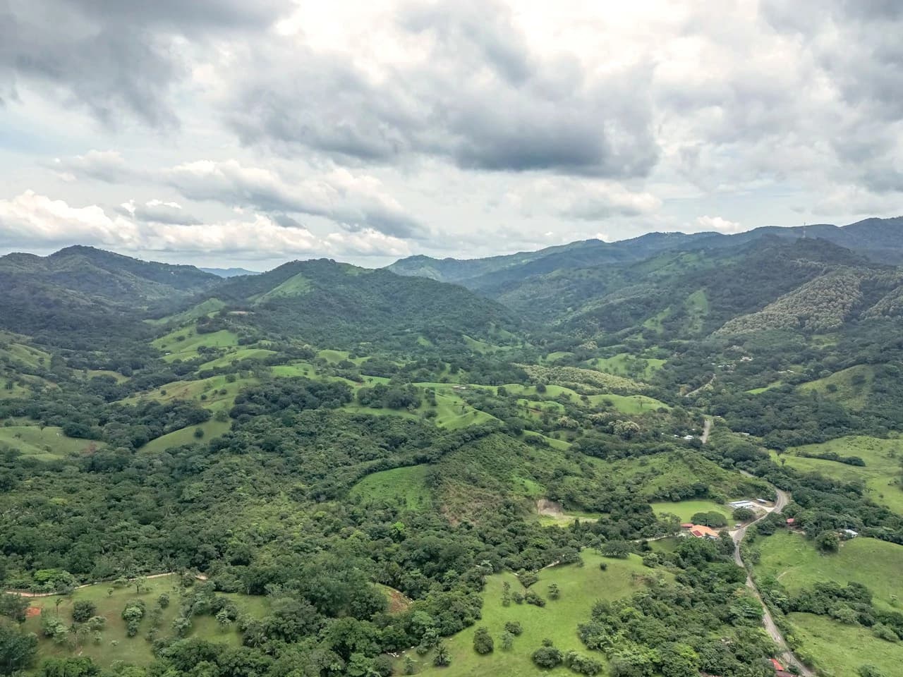 Development-Ready Land in a Stunning Setting Near Samara: Mountain Home Construction Site For Sale in Playa Samara - photo 2