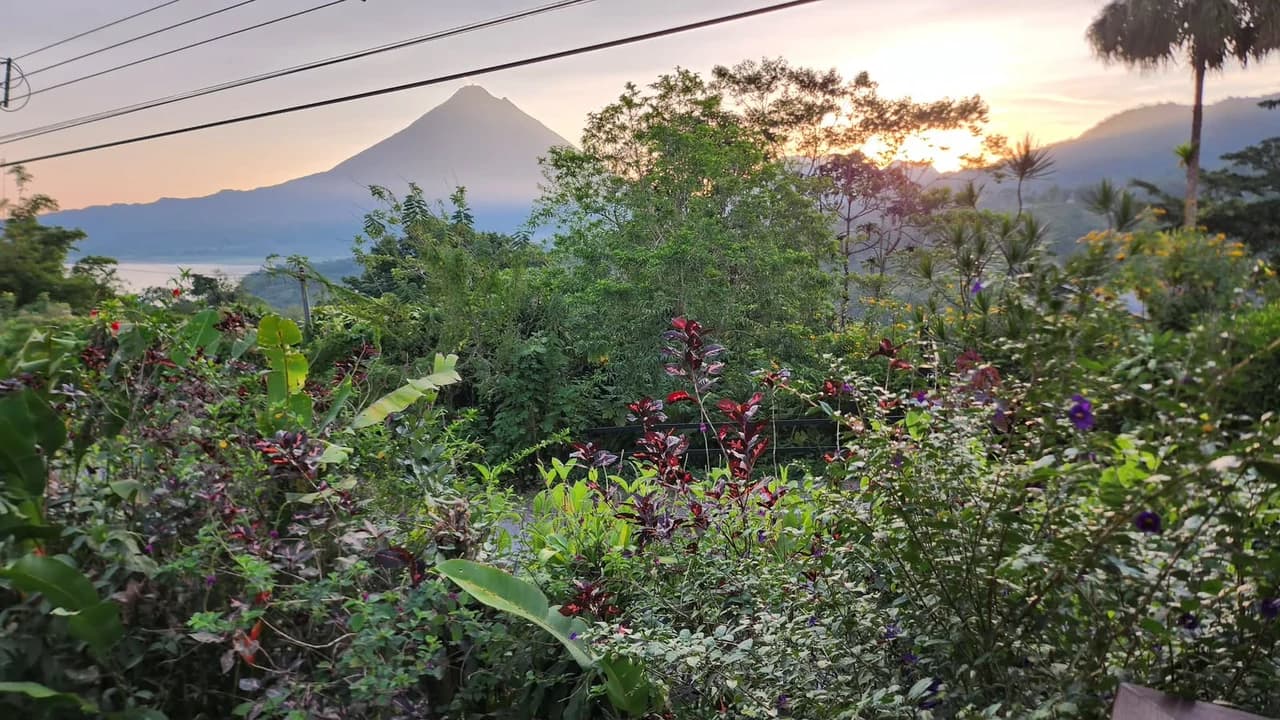 2 Bedroom home with lake and volcano view - photo 1