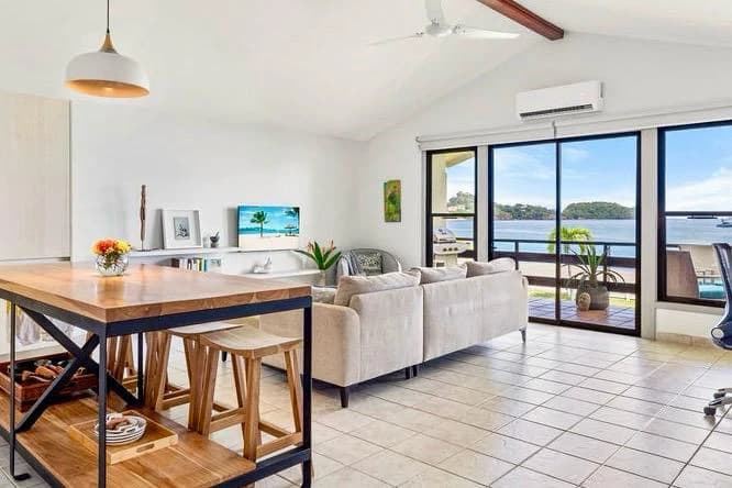 Pacific Beach #10: Fully Renovated One-Bedroom with Panoramic Ocean & Marina Views