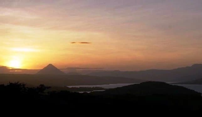 VISTAS TRAMONTO : Lake- Volcano- and Mountain Views - photo 4