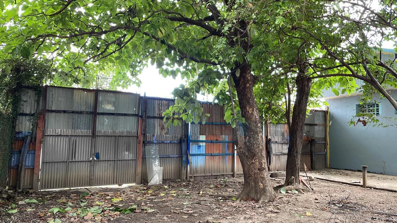 Property for rent or sale in the center of Liberia 2 houses with 350 m², 2 big living rooms, 7 rooms, a garden, and 9 parking lots - photo 19
