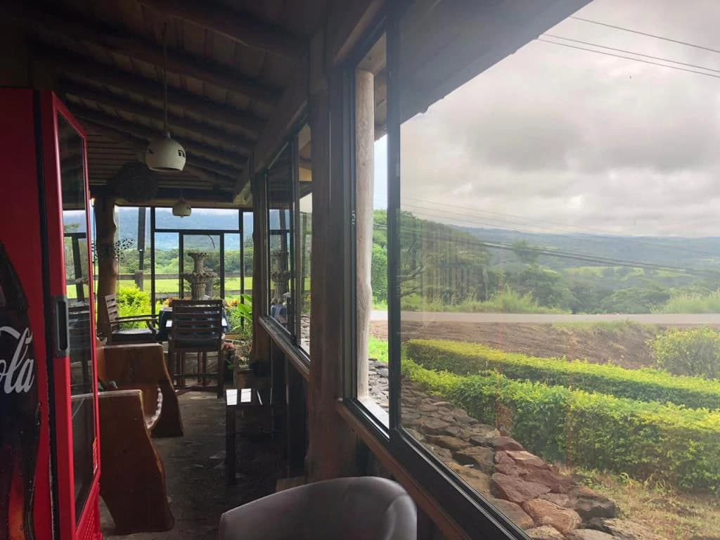 Beautiful Mountain Property for Sale in the Tourist Area of Miravalles, Currently Rented and Operating as a Restaurant – Excellent Investment Opportunity - photo 12