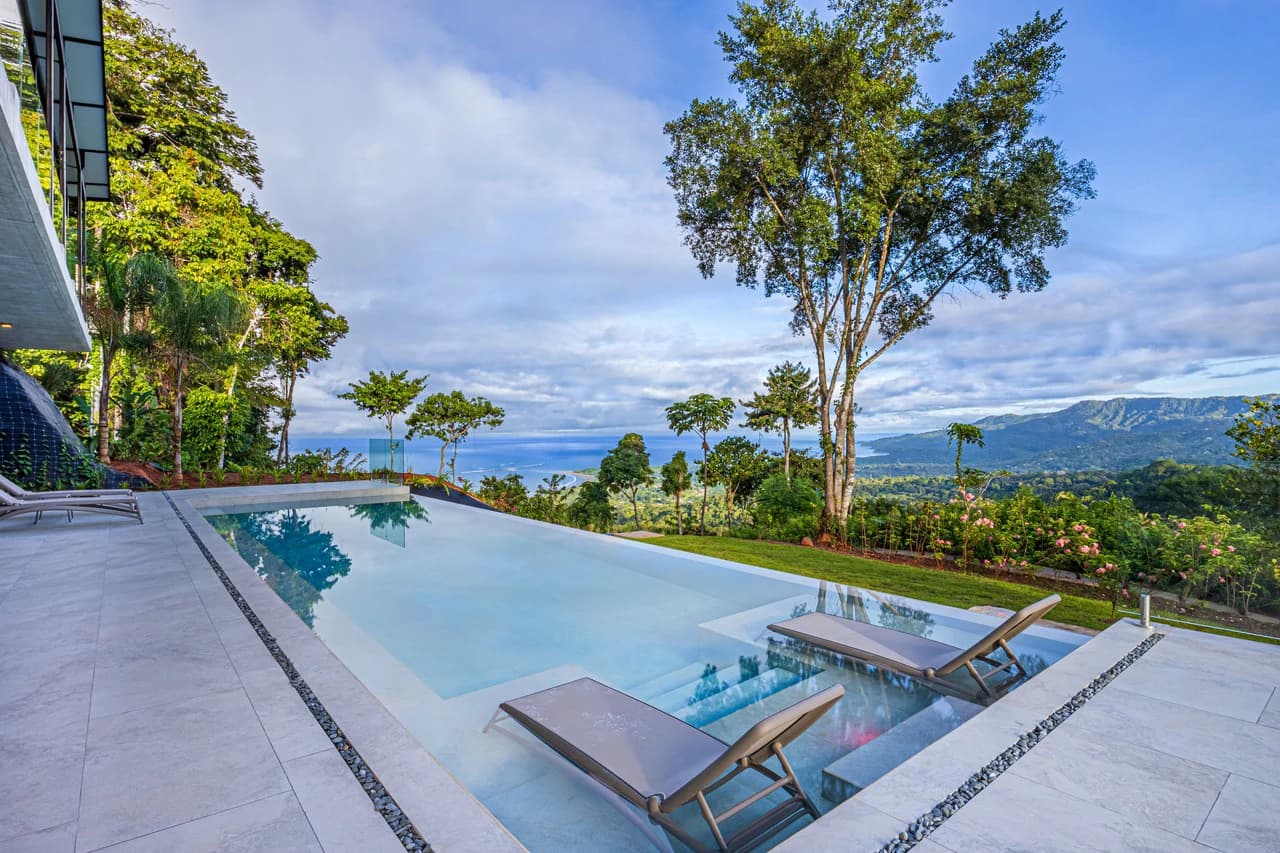 A True Estate Beyond Compare, Ocean Views For Miles: Mountain House For Sale in Uvita