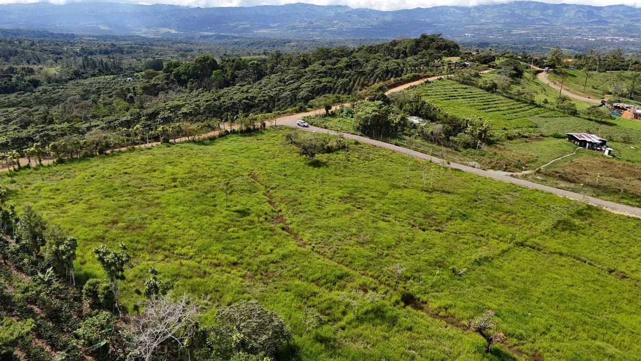 Countryside Home Construction Site For Sale in Santa Elena - photo 7