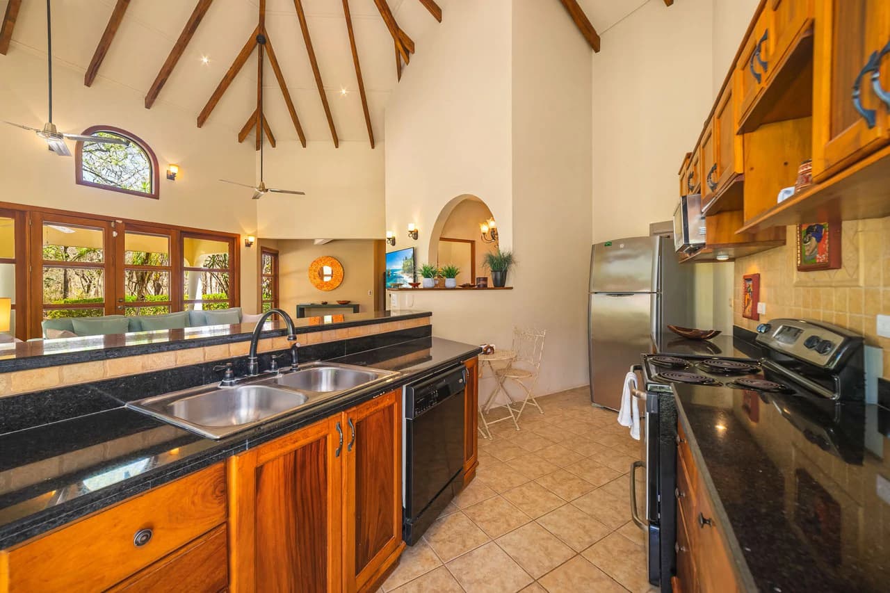 Tierra Pacifica #74: Elegant 4BR Retreat in Gated Community - photo 9