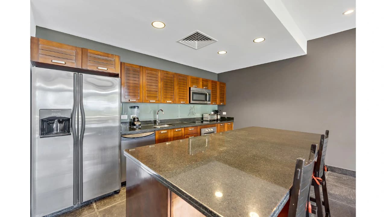 Penthouse: Live in the number one luxury development with private beach in the national reserve of Manuel Antonio - photo 5