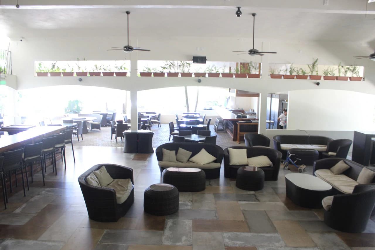PATRONS, Event Centre, Bar, Restaurant, Offices, Retail Stores, and MORE in Dominical: The single biggest venue in the area! - photo 5