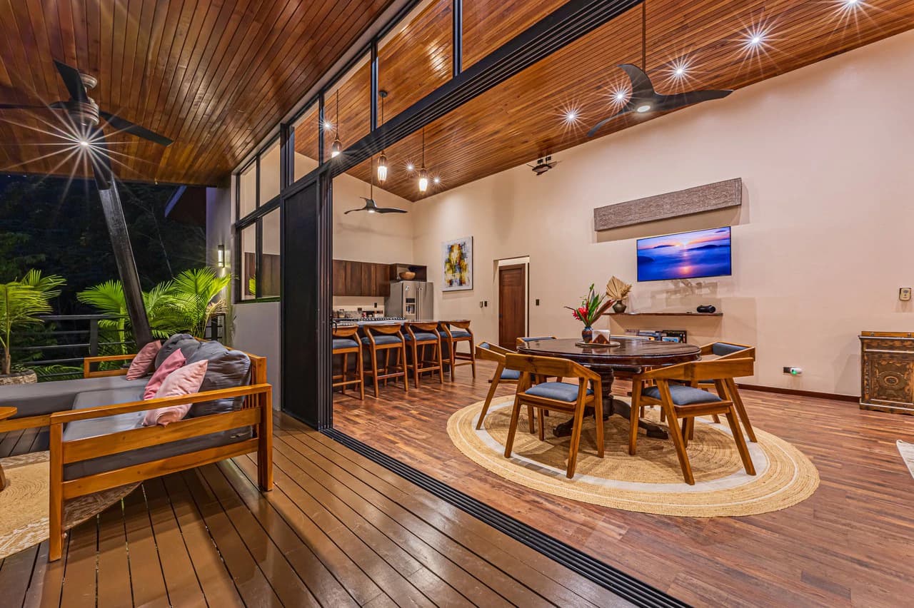 Casa Markissa: Luxury Oceanview Villa with Proven Rental Income. - photo 40