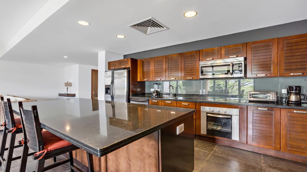 Panoramic Condos 26A: Live in the number one luxury development with private beach in the national reserve of Manuel Antonio - photo 7