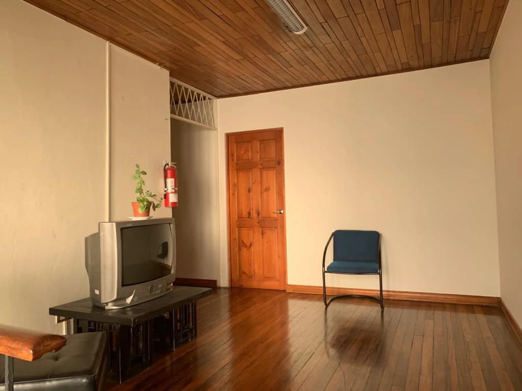 Building in Los Yoses - Three-level ready-to-operate - photo 17