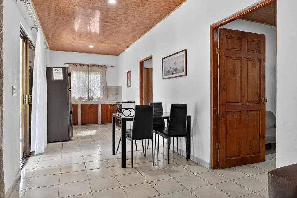 Villa Los Monos: High-Income 9-Unit Rental Property Near Playa Grande - photo 7