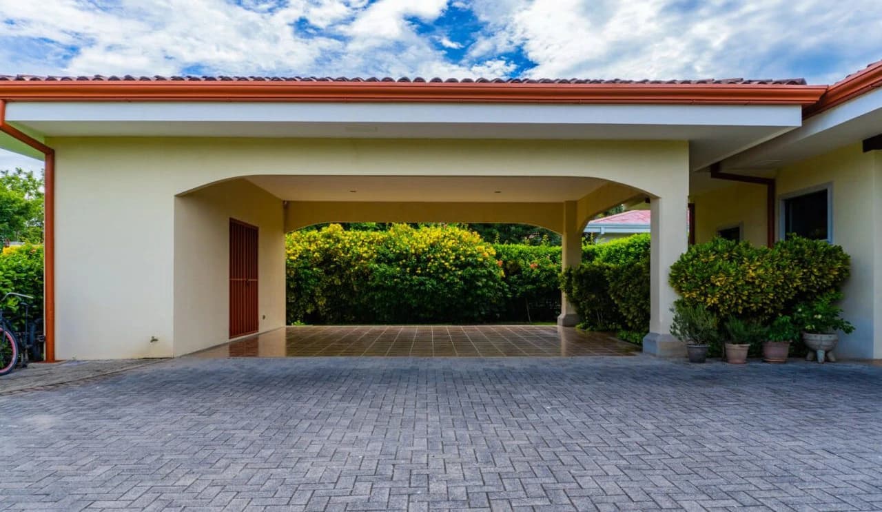 House For Sale in Curubandé - photo 2