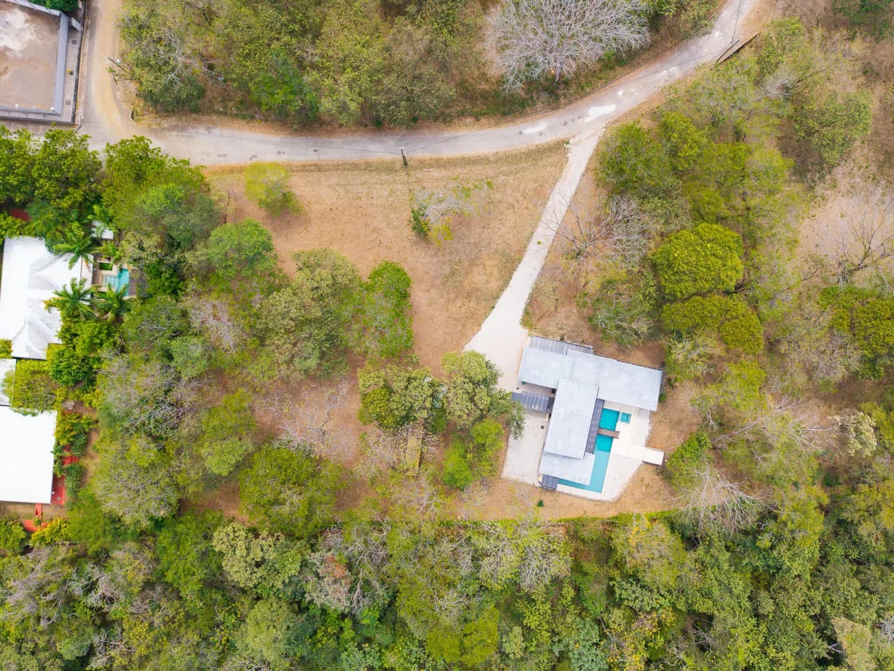 Casa Avalon: New 4-Bedroom Home on 1.48-Acre Lot – Build 2 More Structures, Just Minutes from the Beach! - photo 33