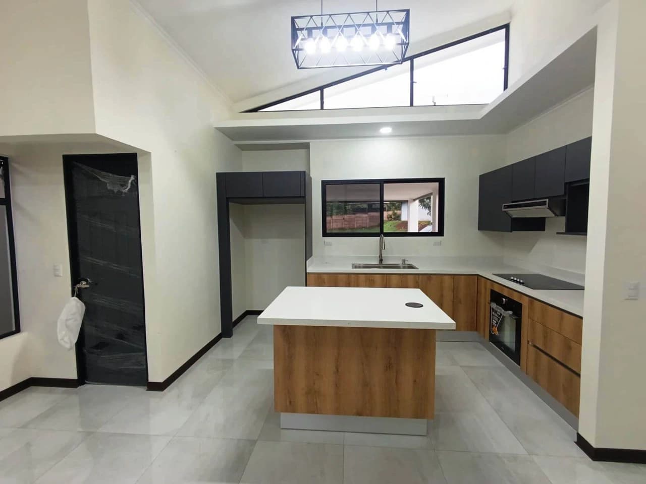 Casa Provenza...: New Single Level Home - Secure Gated Community! - photo 4