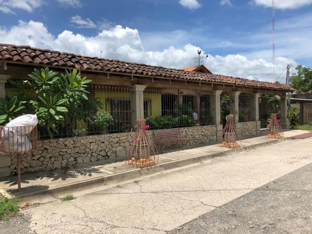 Luxury House for Sale in Liberia, Guanacaste, Costa Rica – Prime Location and Exclusive Design - photo 2