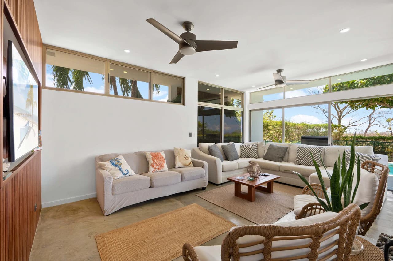 Casa Hijau: Modern Ocean-View Surf Home in Marbella - photo 3