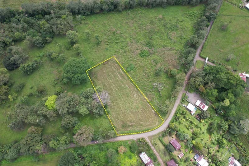 Land For Sale with Excellent Location in La Amapola, Puerto Jimenez