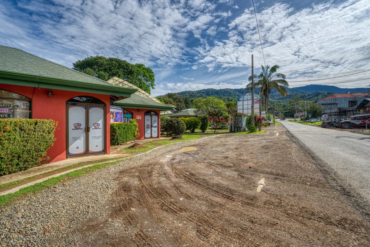 THRIVING SPORTS AND COMMERCIAL BUSINESS WITH OWNER FINANCING OPTION: Rincon Uvita - photo 12