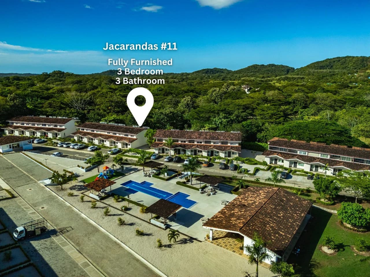 Jacarandas #11: Elegant Townhouse Minutes from the Beach - photo 4