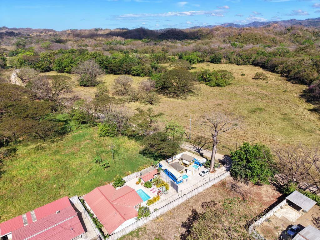 Casa de la Vida Loca: A Pura Vida Lifestyle with Income Potential