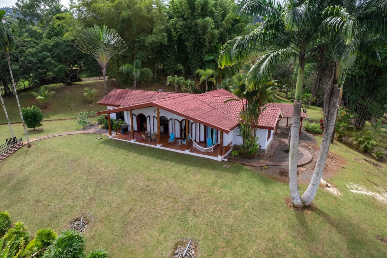 5 Bedroom Mountain Retreat Minutes from the Beach Platanillo Costa Rica - photo 3