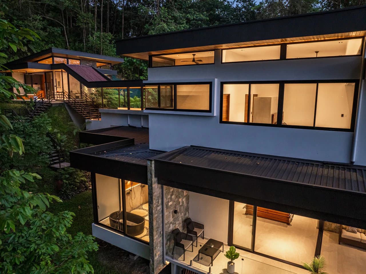 Casa Koules: Architectural 5-Bedroom Oceanview Estate in Prestigious Costa Verde Estates - photo 79