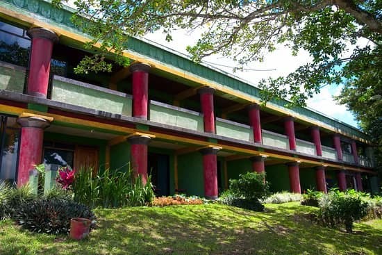 Lake Arenal Hotel & Resort: Well established Hotel overlooking Lake Arenal - photo 4