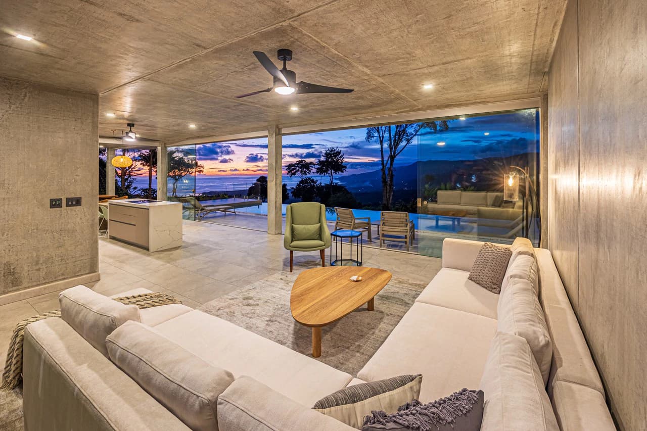 A True Estate Beyond Compare, Ocean Views For Miles: Mountain House For Sale in Uvita - photo 47