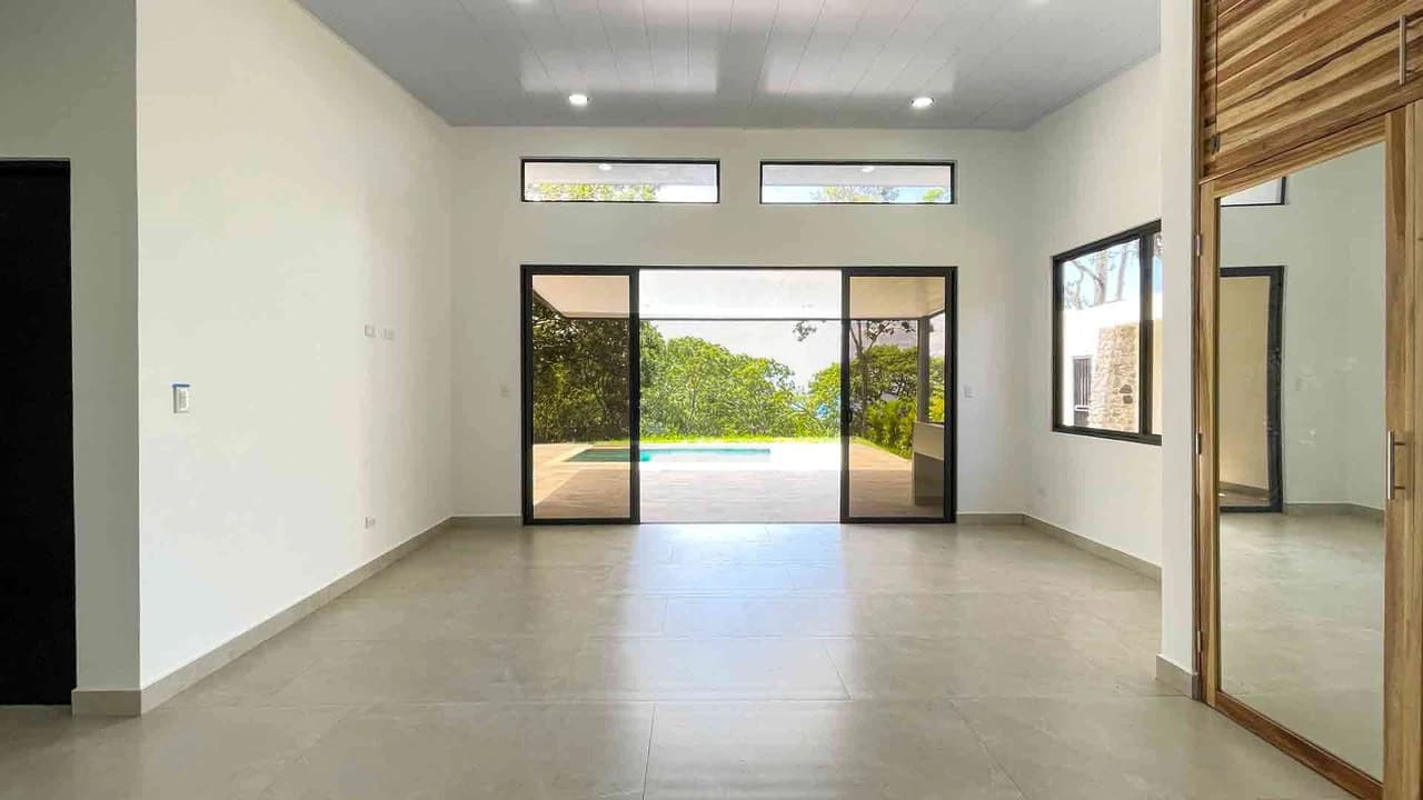 New Home for Sale in Atenas, Costa Rica with Private Pool and Tropical Surroundings - photo 6