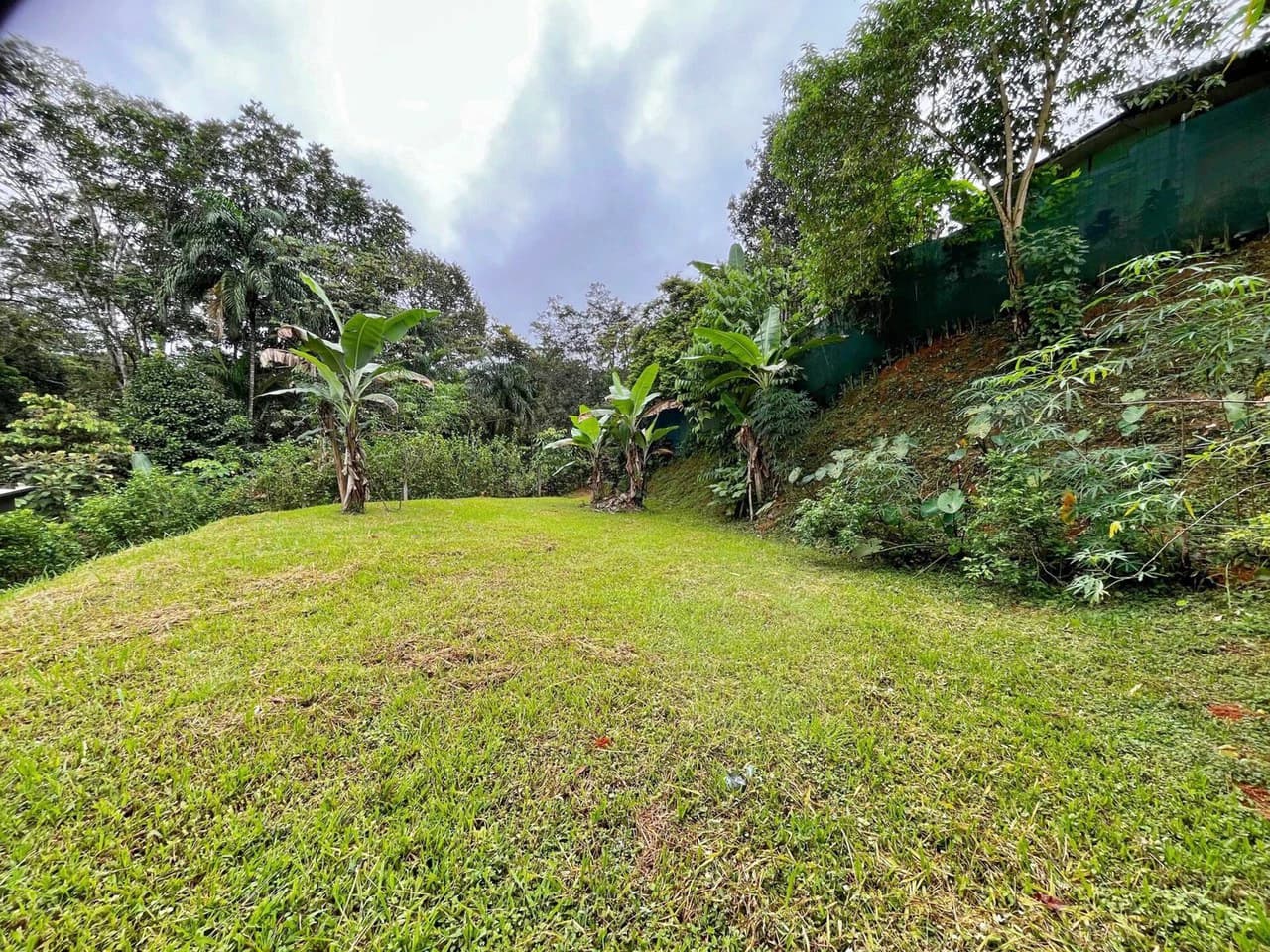 0.19 ACRES – 3 Bedroom Container Homes With Additional Building Lot,15min to Dominical and Beaches!! - photo 17