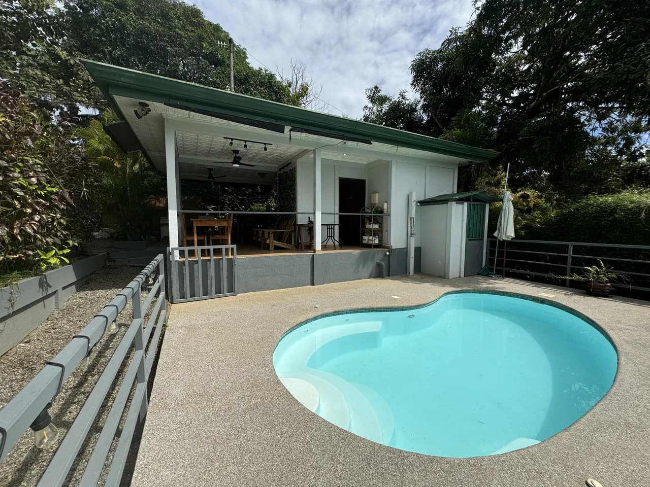 Downtown Uvita Commercial Room Rentals with Restaurant - photo 3