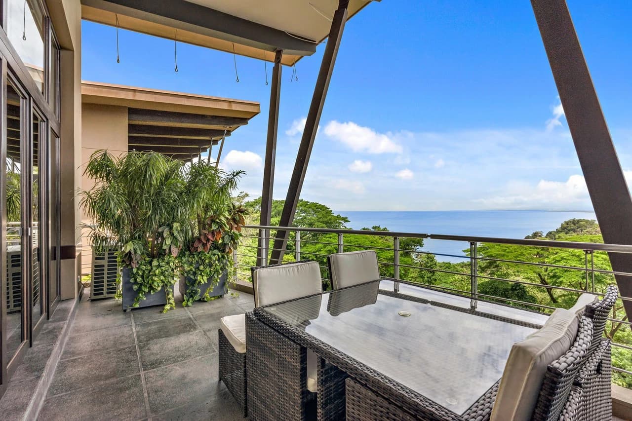 Penthouse: Live in the number one luxury development with private beach in the national reserve of Manuel Antonio