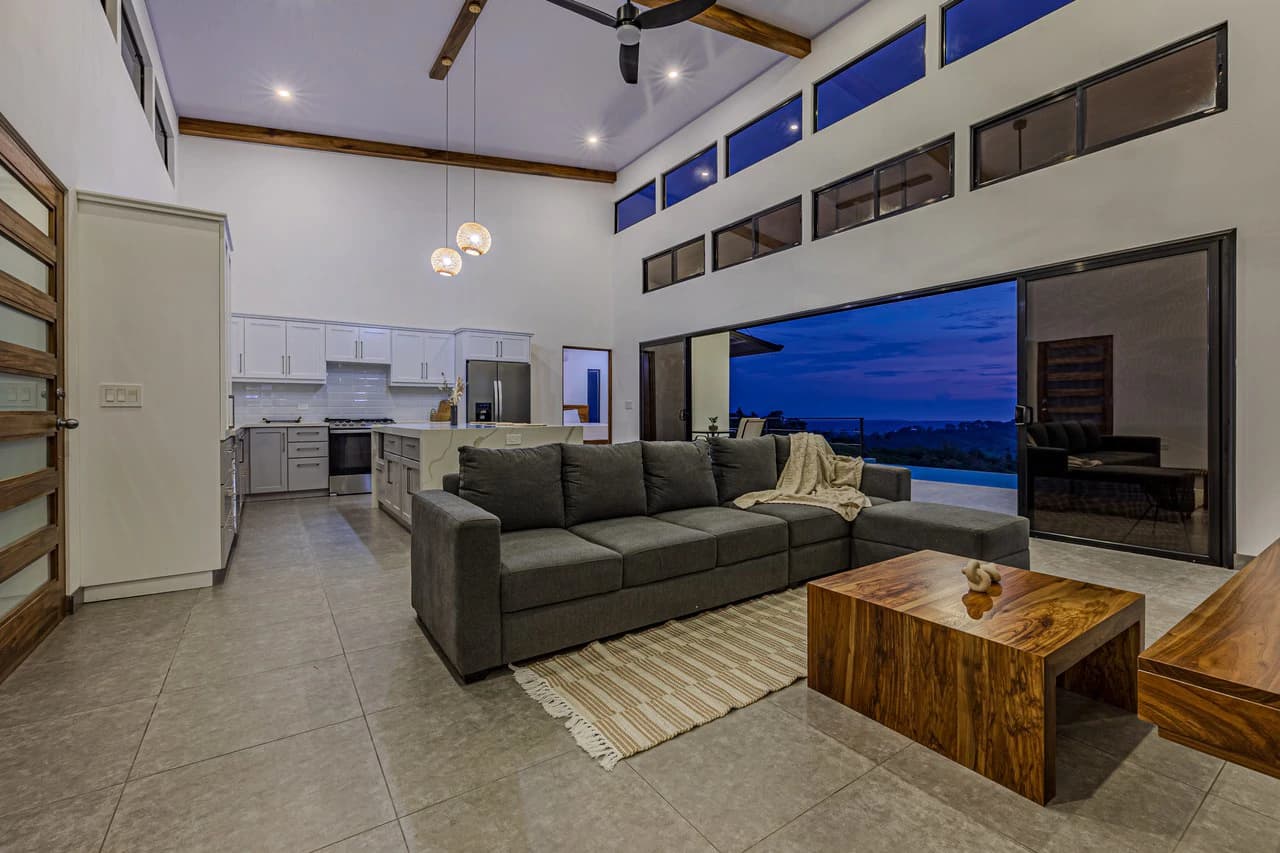 CHONTALES NEW VILLA WITH PANORAMIC OCEAN AND MOUNTAINS VIEWS: Mountain Villa For Sale in Ojochal - photo 6