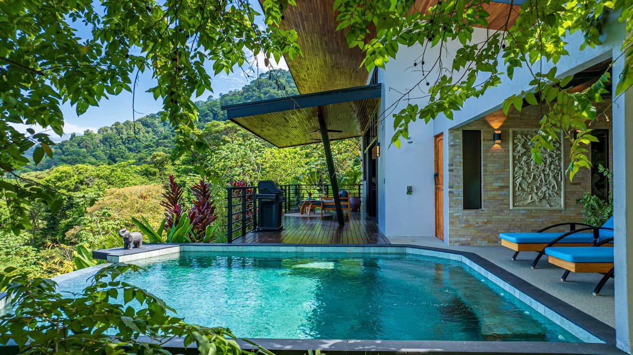 Casa Markissa: Luxury Oceanview Villa with Proven Rental Income. - photo 35