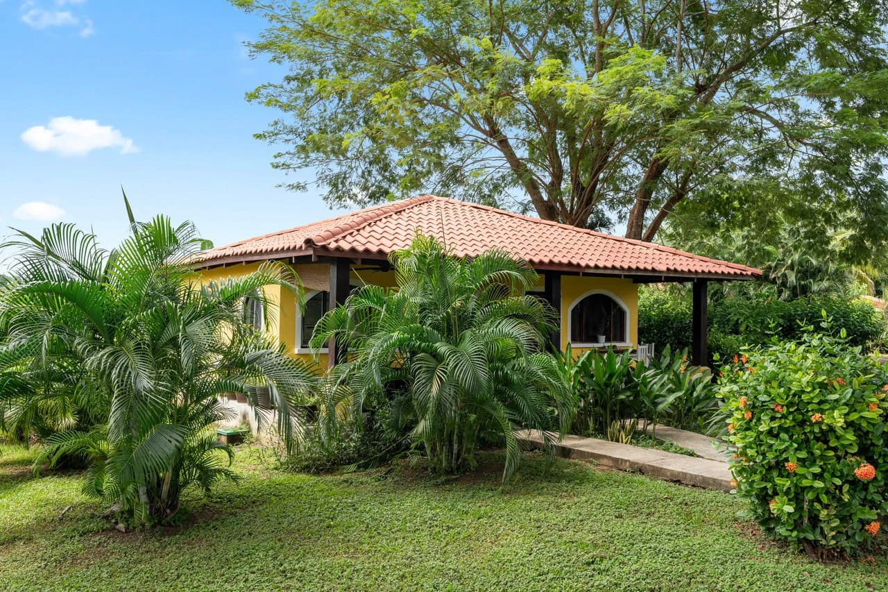 Casa Sereneness - Villaggio II, 405B: Walk to the beach from this beautiful gated community