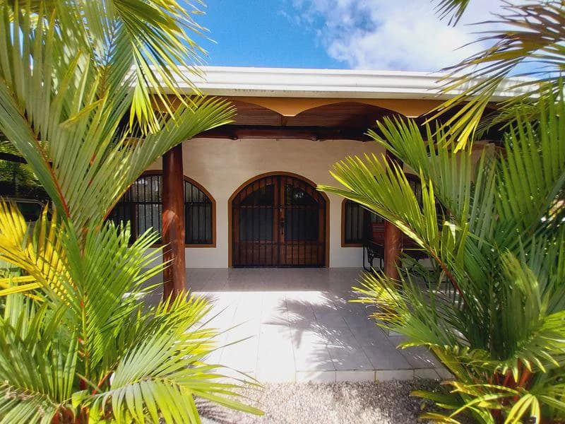 Casa Bella Montana: Charming Mountain View Home - a Slice of Paradise with Spectacular Mountain Views, New Custom Salt Water Designer Pool, and Detached 2 Car Garage with Workshop - photo 12