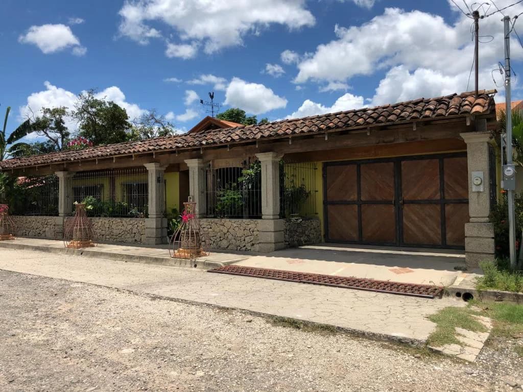 Luxury House for Sale in Liberia, Guanacaste, Costa Rica – Prime Location and Exclusive Design