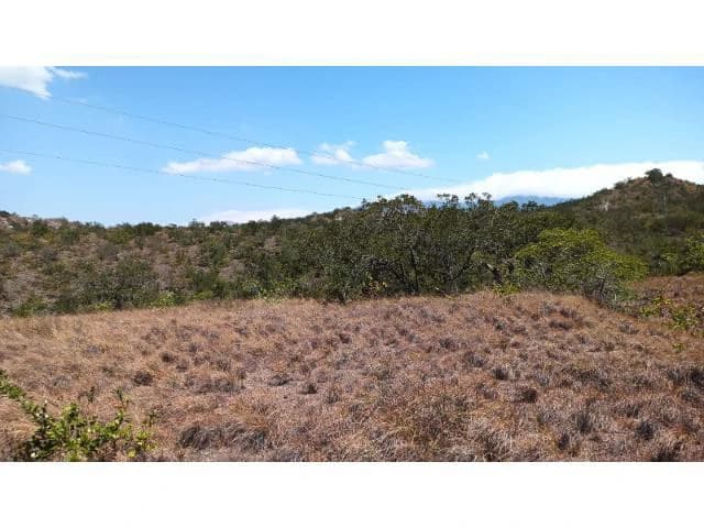 Huge Tico-Farm for sale with a big house in the mountains of Liberia, surrounded by nature and fantastic valley views - photo 4
