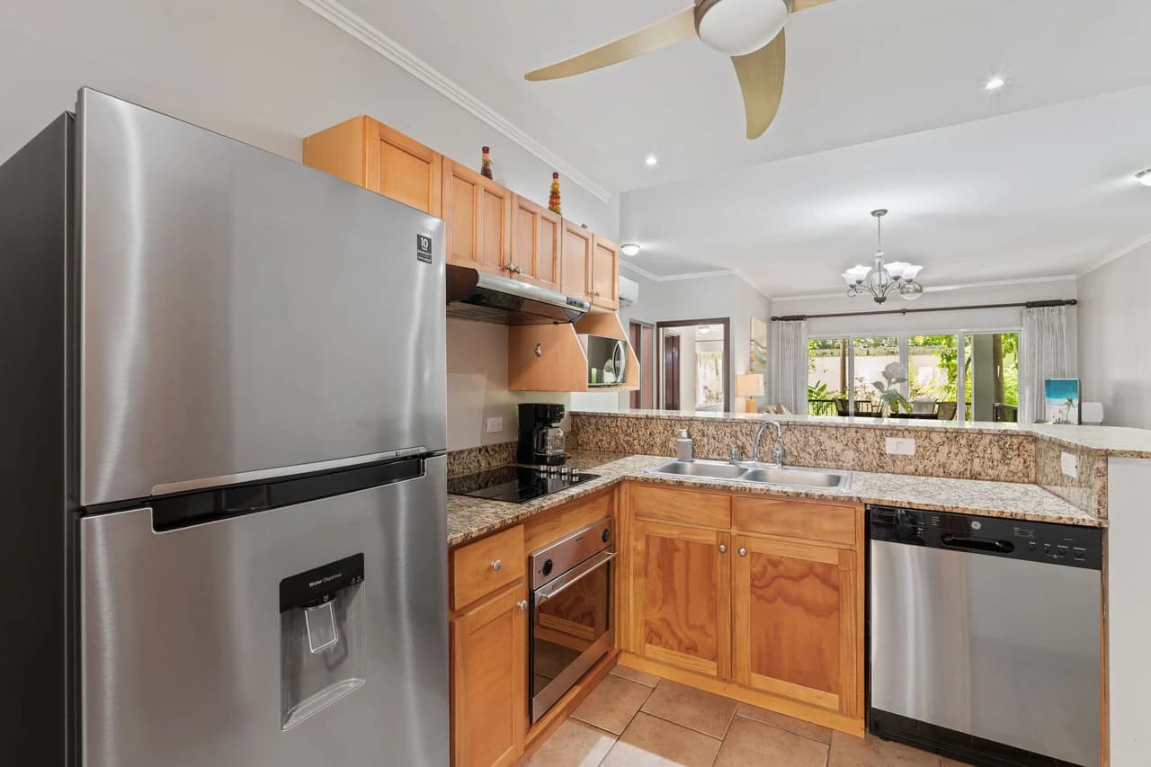 Surfside Tower 105: Bright Ground-Floor Condo – Just Steps to the Beach - photo 4