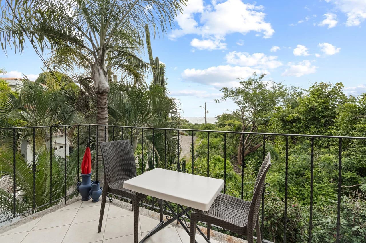 sunset hill unit 5: Cozy Ocean-View Condo for Sale – Walk to Tamarindo Beach - photo 16