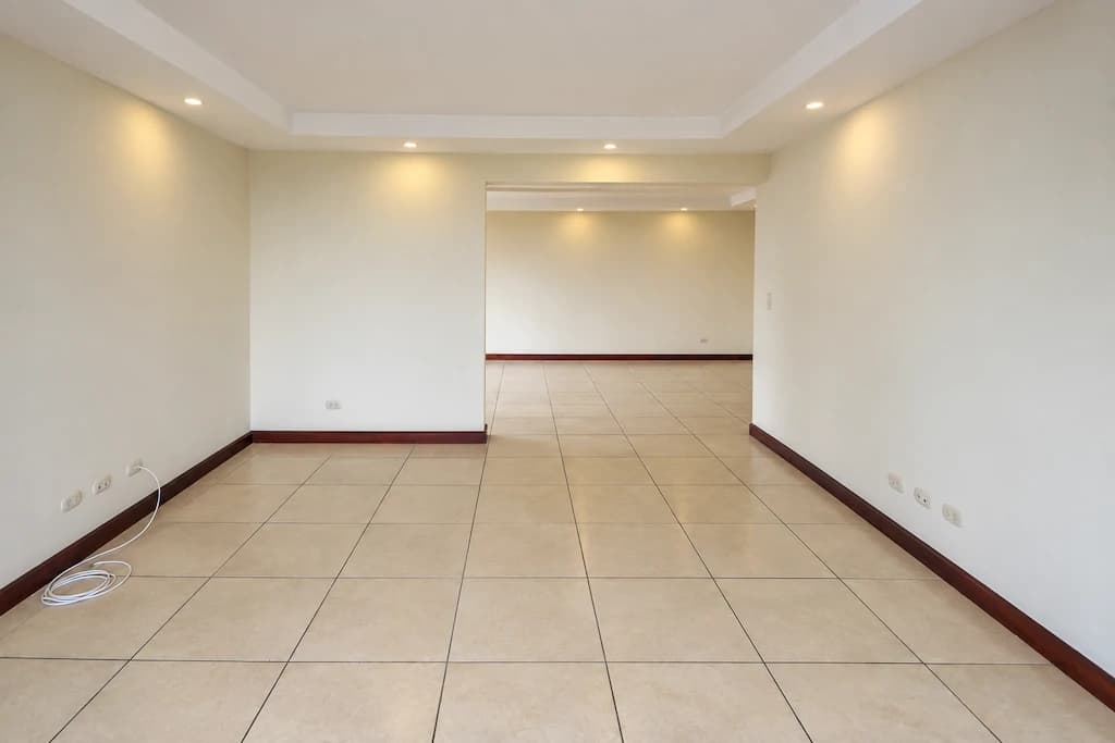 Apartment For Sale in San Rafael