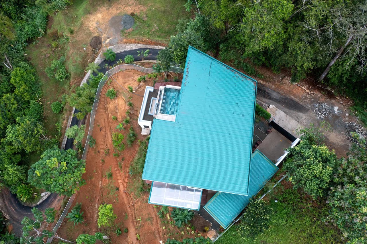 LUXURY PROPERTY WITH STUNNING OCEAN VIEWS IN UVITA, COSTA RICA. A GREAT INVESTMENT!: Mountain House For Sale in Uvita - photo 9