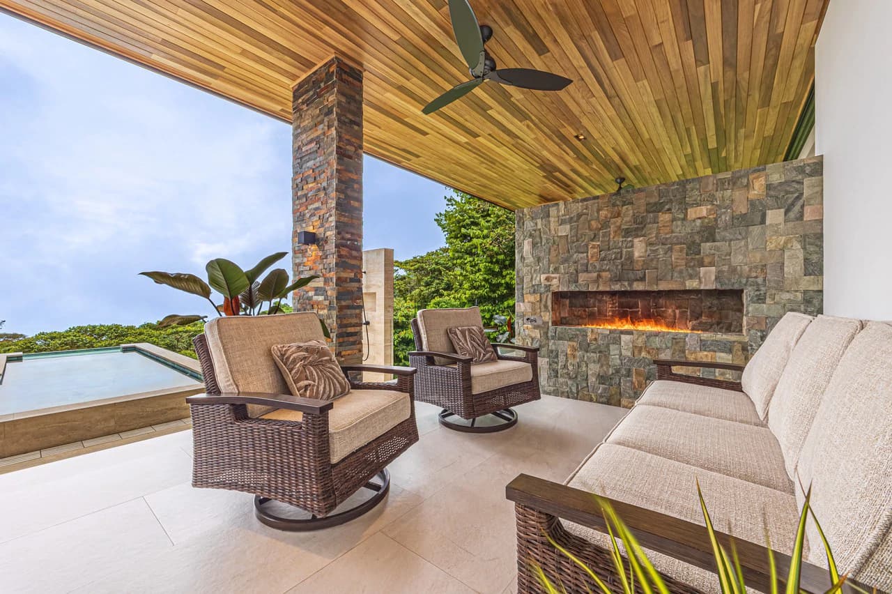 Casa Koules: Architectural 5-Bedroom Oceanview Estate in Prestigious Costa Verde Estates - photo 41