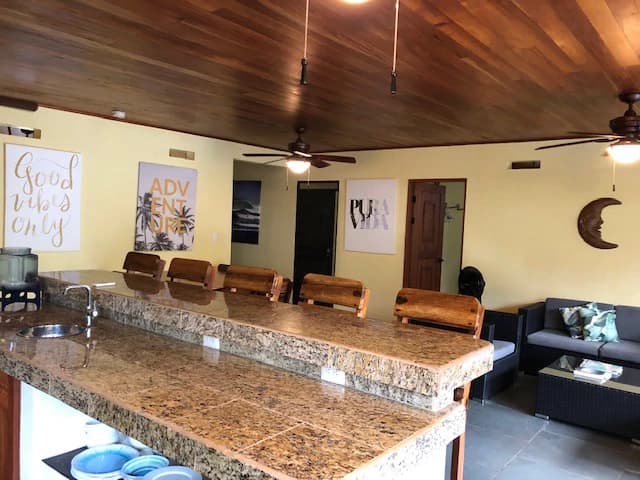 0.1 ACRES – 6 Bedroom Home with Pool In Main Street Dominical, PRIVILEGED LOCATION, WALK TO THE BEACH!!!: Near the Coast House For Sale in Dominical - photo 8