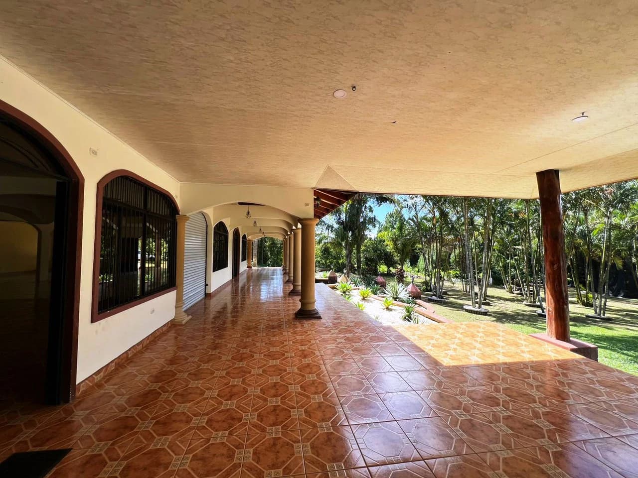 REDUCED $400K! Paddle Tennis and Pool!: NEW! Private Estate, Pool an 3 New Tennis Courts - photo 8