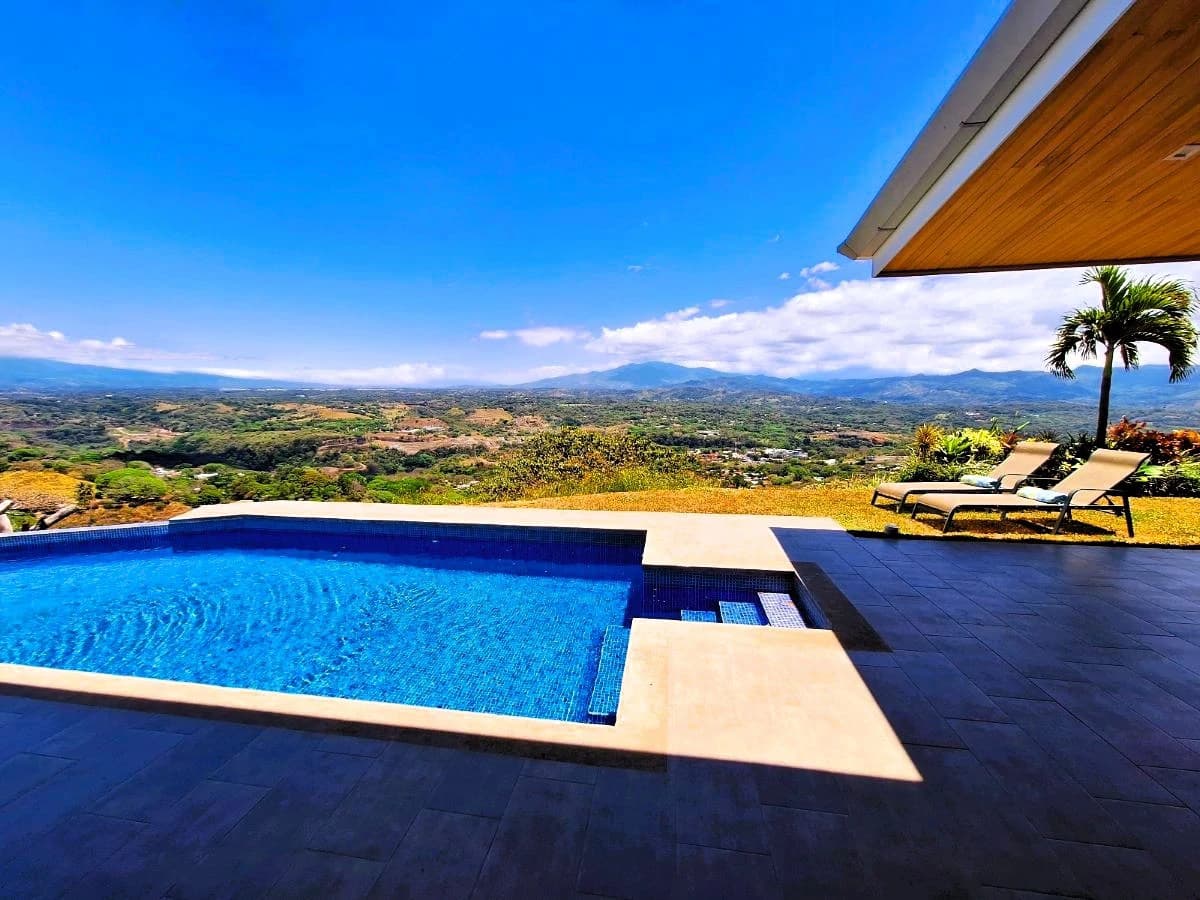 Atenas Hillside Escape: Private Hillside Retreat in exclusive Roca Verde - photo 3