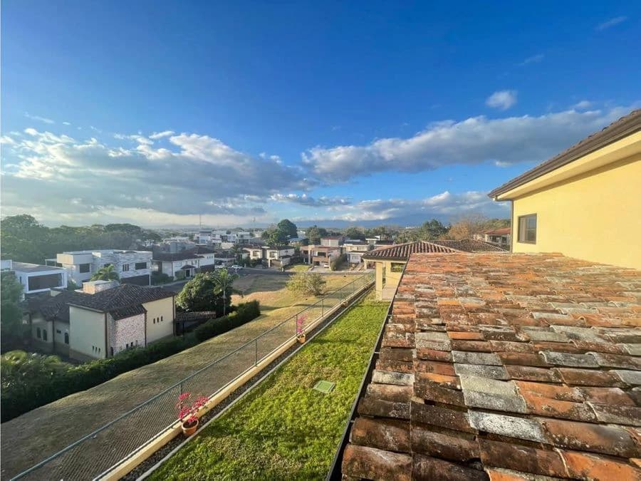 Exclusive Luxury Residence in Gated Community – Brasil de Santa Ana - photo 28