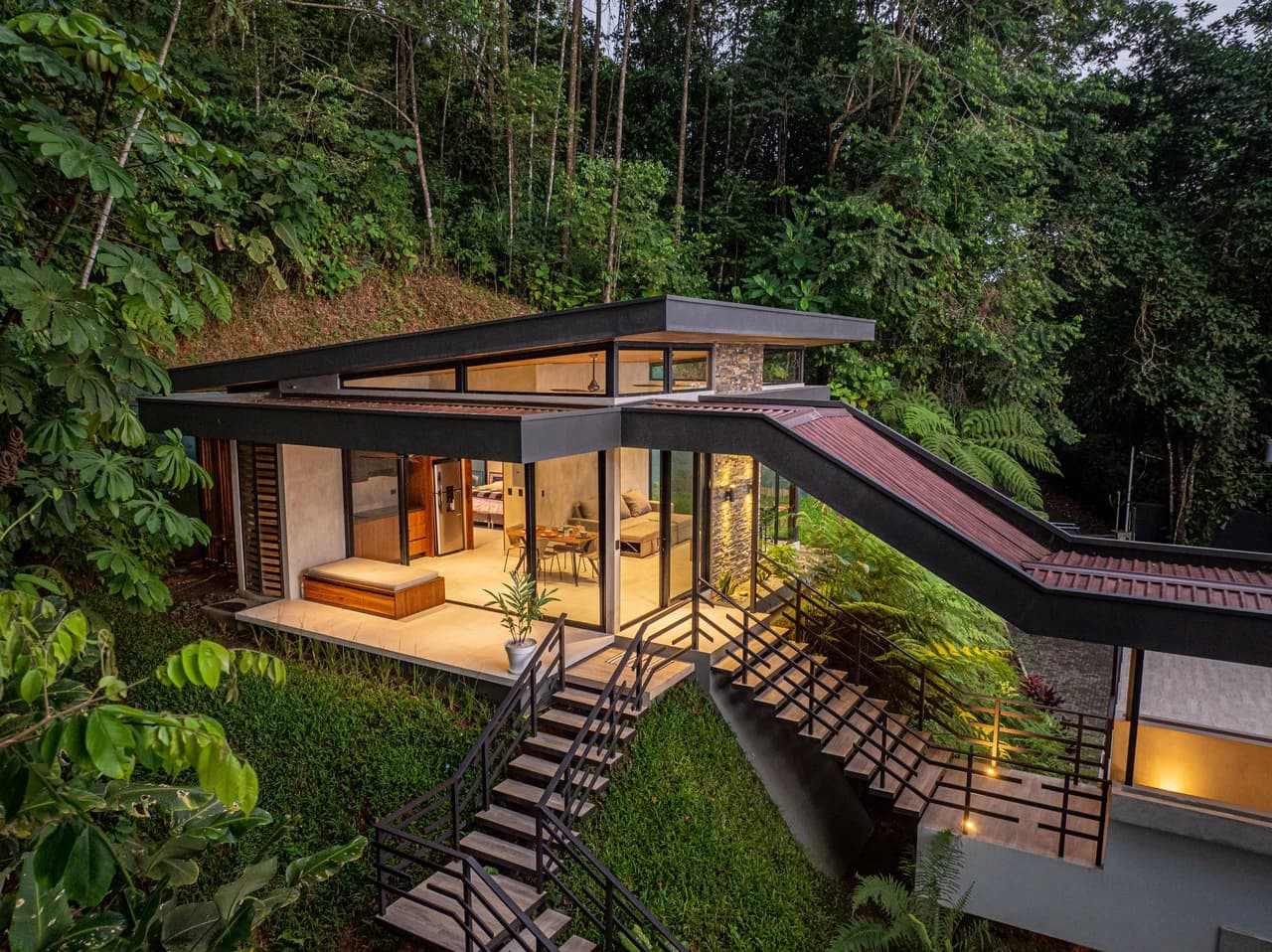Casa Koules: Architectural 5-Bedroom Oceanview Estate in Prestigious Costa Verde Estates - photo 77