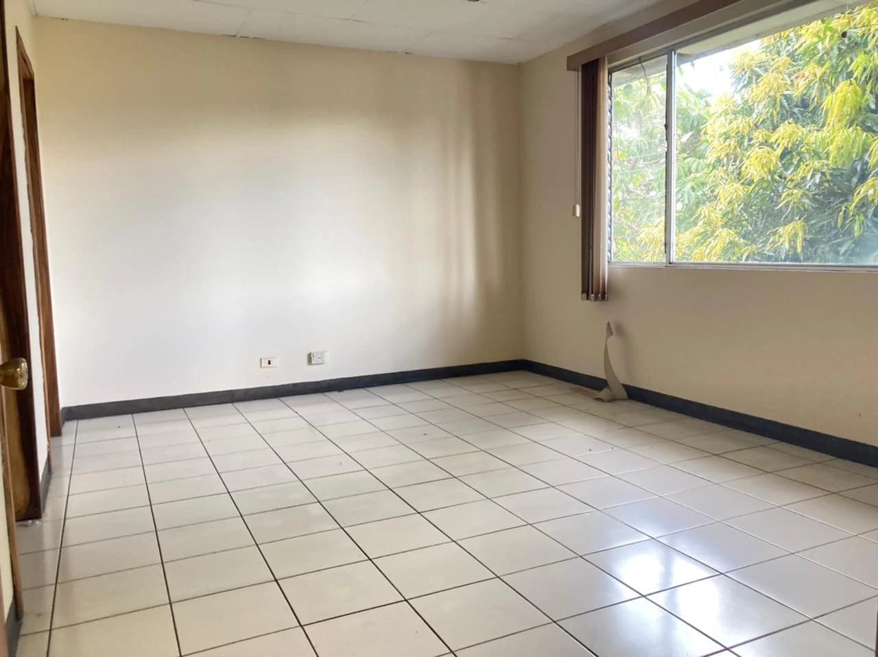 Building for Sale in High Traffic Street Moravia San Jose Costa Rica - photo 13
