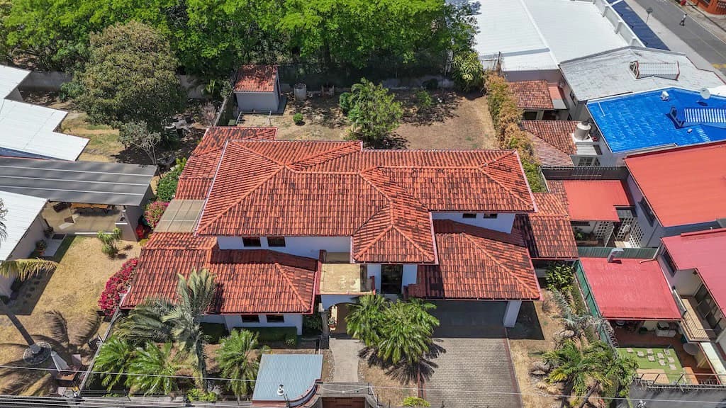 House For Sale in San Rafael - photo 2